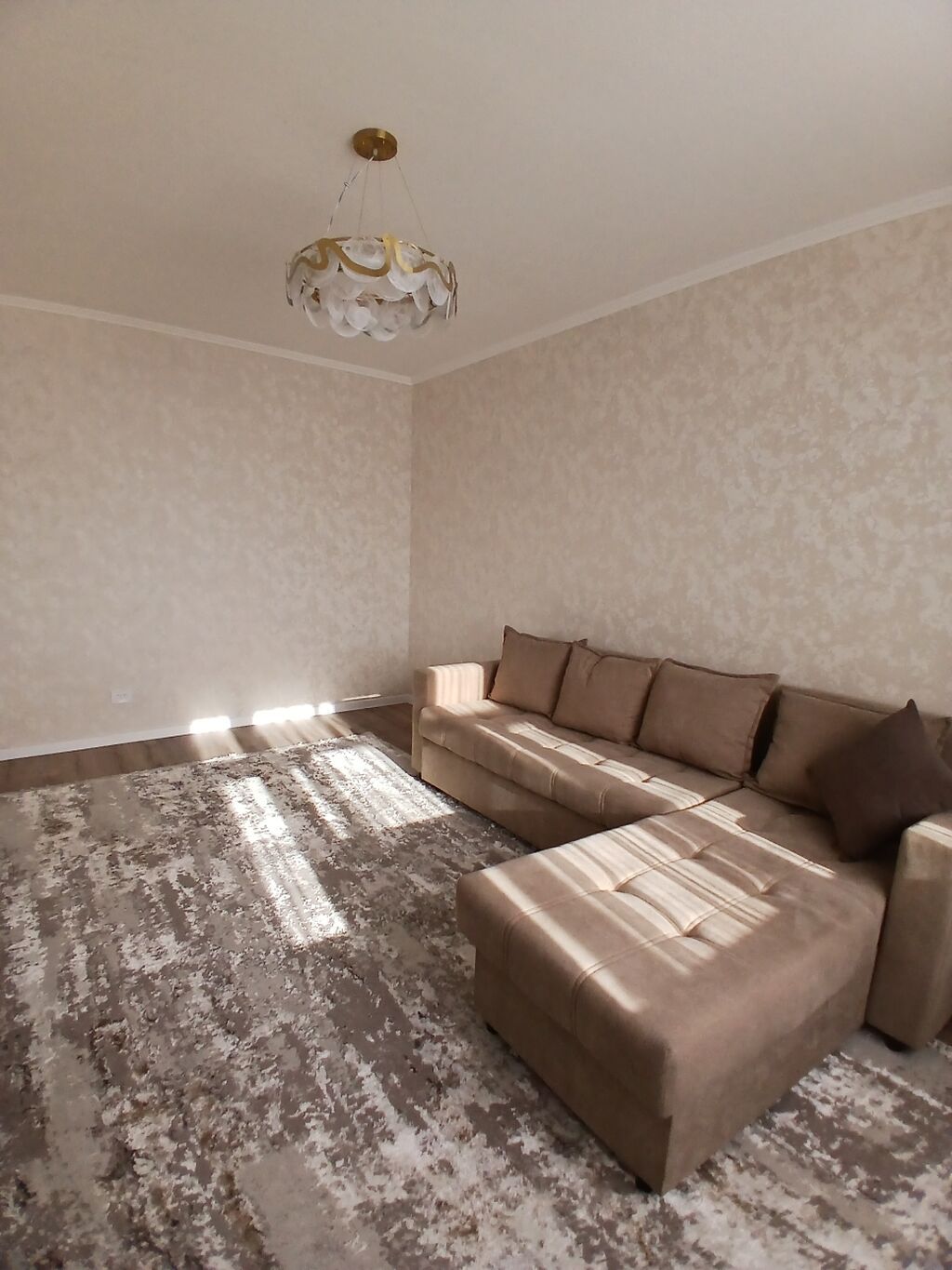 3 комнаты, 72 м², 5 мкр 106 серия, 9 этаж, Дизайнерский ремонт: фото 2