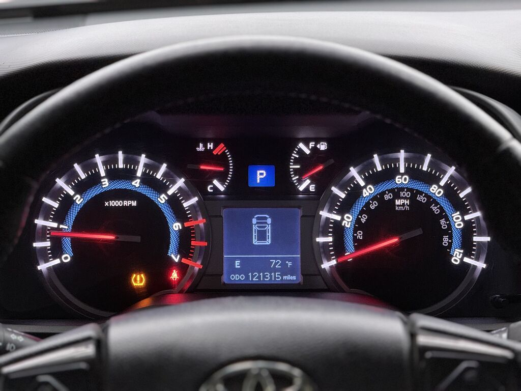 Toyota 4Runner: 2018 г., 4 л, Автомат, Газ, Внедорожник: фото 6