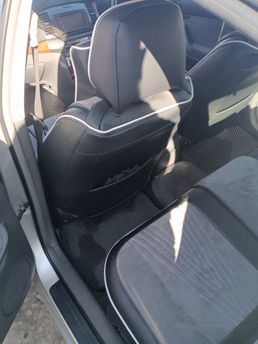 Toyota Allion: 2004 г., Автомат, Седан: фото 3