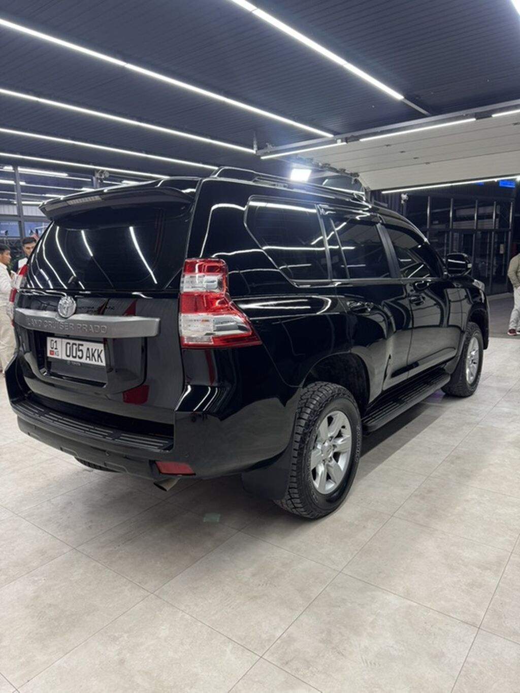 Toyota Land Cruiser Prado: 2013 г., 4 л, Автомат, Бензин, Внедорожник: фото 3