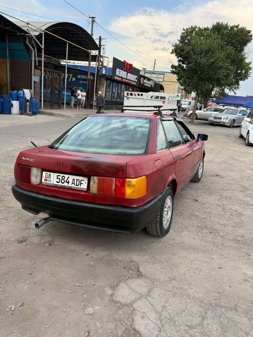 Audi 80: 1989 г., 1.8 л, Механика, Газ, Седан: фото 2