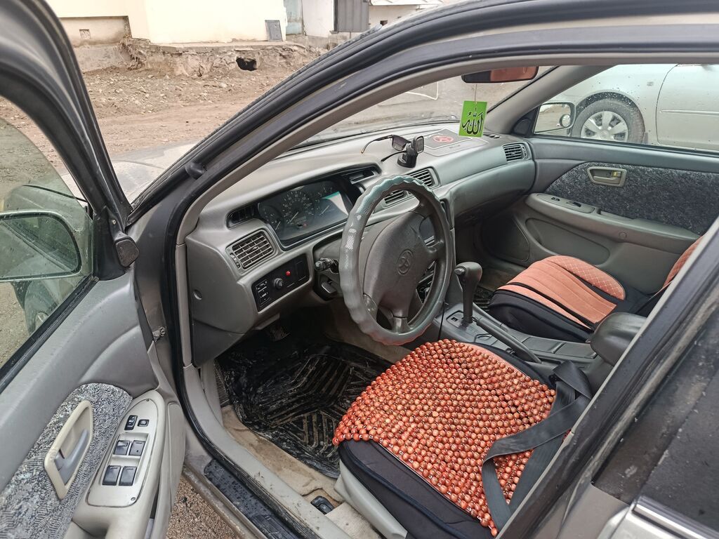 Toyota Camry: 2001 г., 2.2 л, Автомат, Бензин, Седан: фото 6