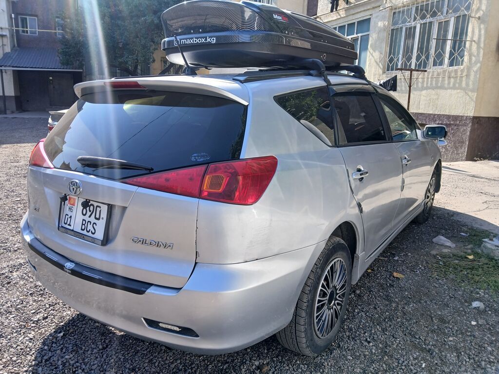 Toyota Caldina: 2003 г., 2 л, Автомат, Бензин, Универсал: фото 2