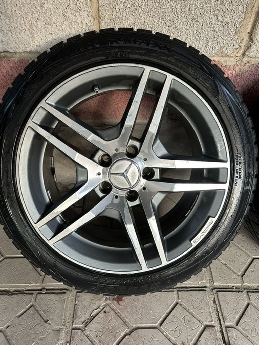 Продаю оригинальные диски с резиной на Мерседес 215/50/17 в хорошем: фото 2