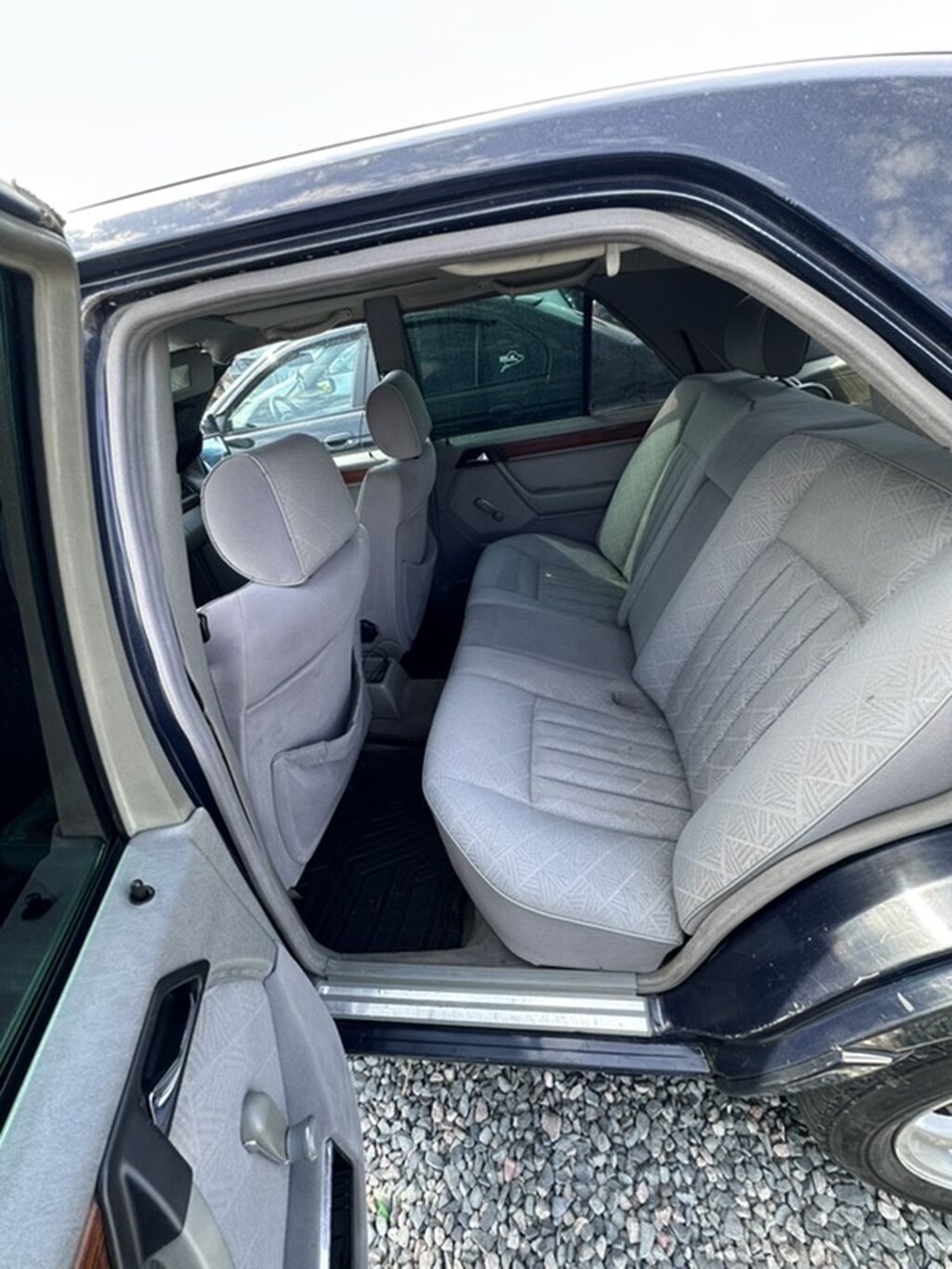 Mercedes-Benz E-Class 1993, седан, 2.2 л, механика: фото 3