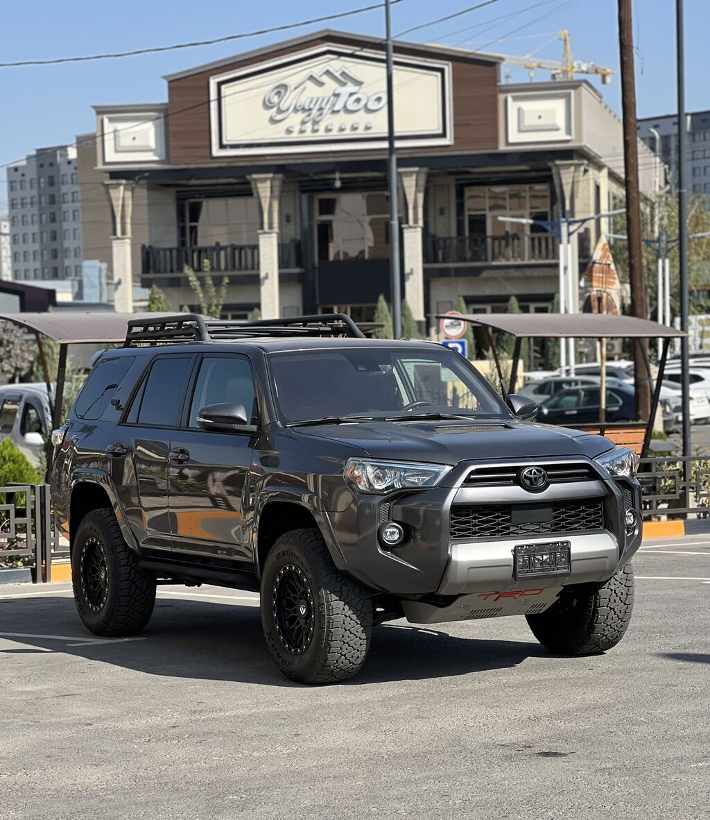 Toyota 4Runner: 2021 г., 4 л, Автомат, Бензин, Внедорожник: фото 2