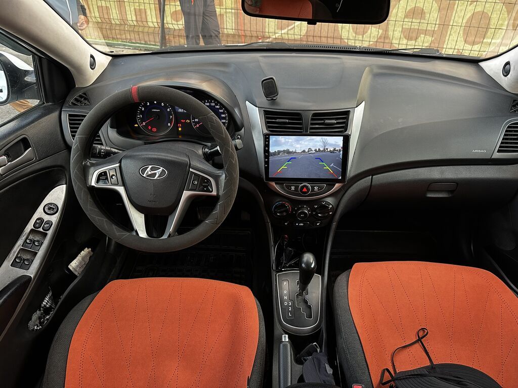 Hyundai Solaris: 2015 г., 1.4 л, Автомат, Бензин, Седан: фото 8