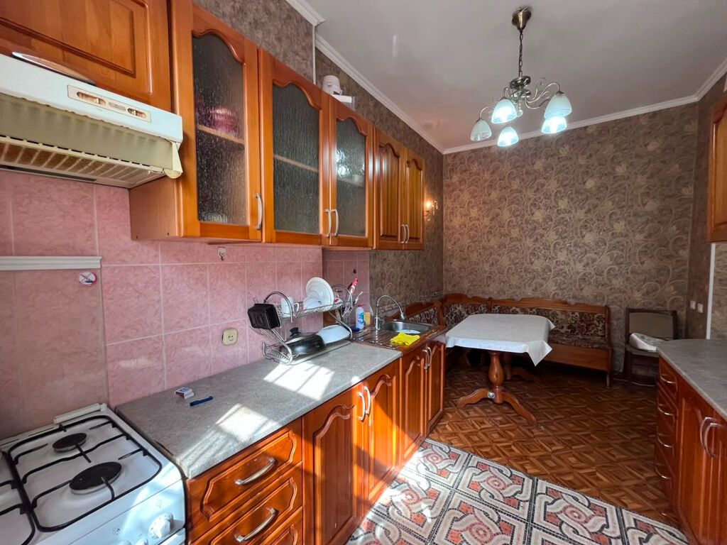 3 комнаты, 72 м², Золотой квадрат Сталинка, 2 этаж, Косметический ремонт: фото 7
