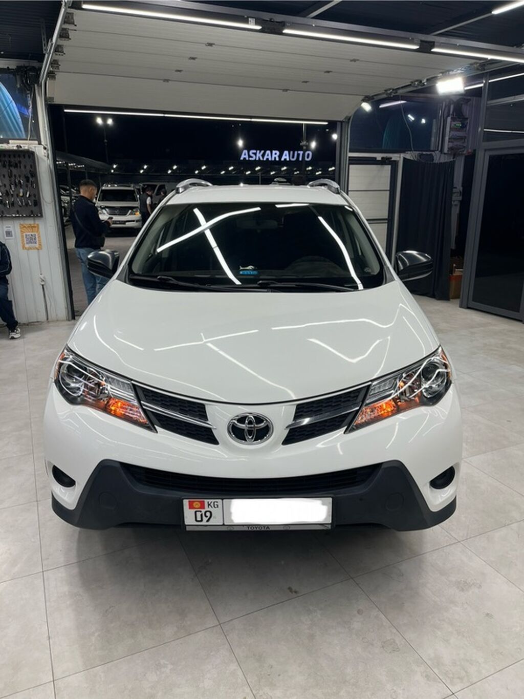 Toyota RAV4: 2015 г., 2.5 л, Автомат, Бензин, Кроссовер: фото 2