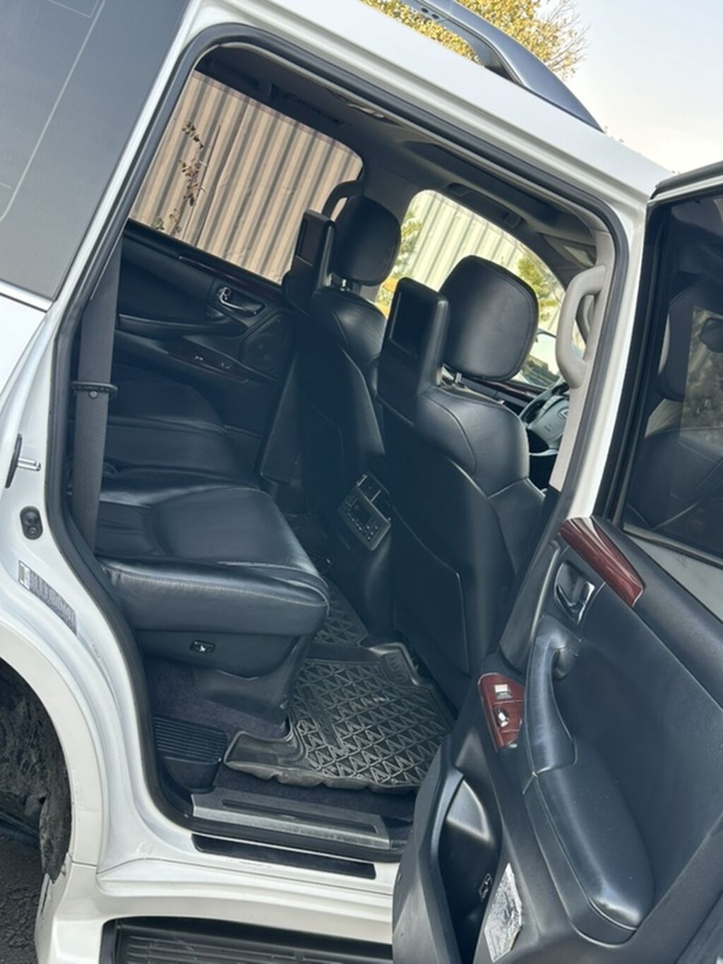 Lexus LX: 2013 г., 5.7 л, Автомат, Бензин, Внедорожник: фото 7