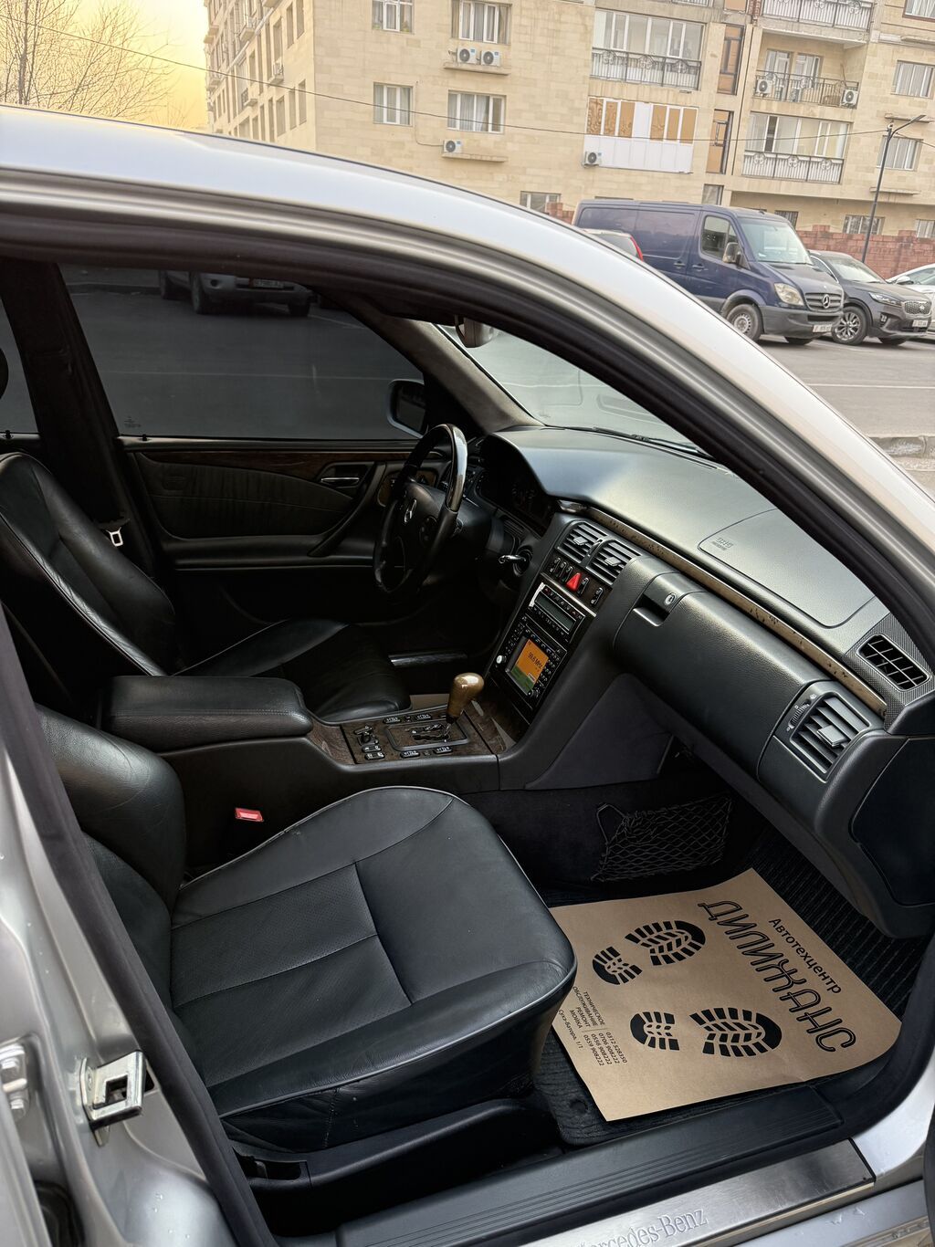 Mercedes-Benz E-Class: 2001 г., 4.3 л, Автомат, Бензин, Седан: фото 7
