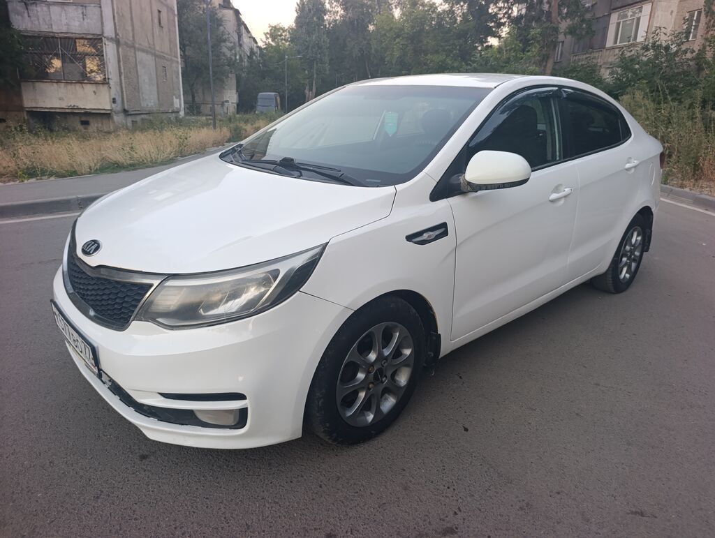 Kia Rio: 2016 г., 1.6 л, Механика, Бензин, Седан: фото 1
