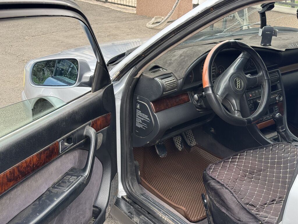 Audi A6: 1996 г., 2 л, Механика, Бензин, Седан: фото 8