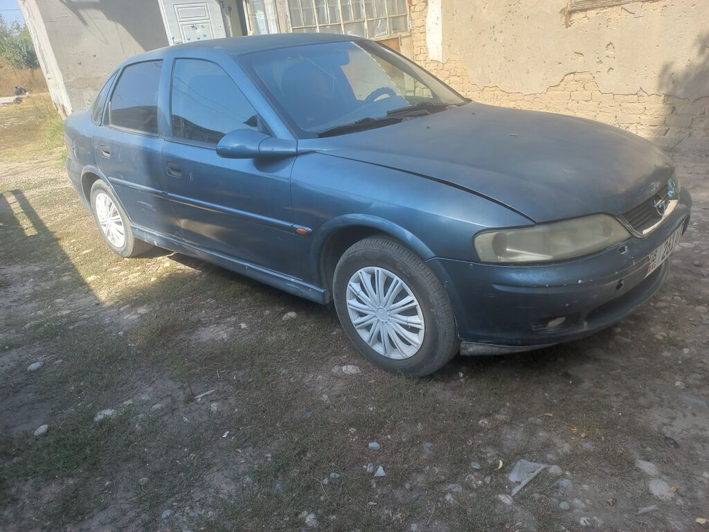 Opel Vectra: 2002 г., 1.8 л, Автомат, Бензин, Седан: фото 3