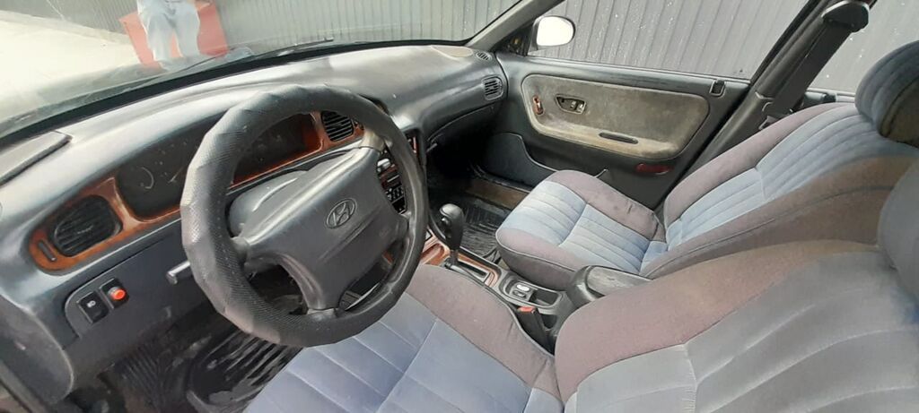 Hyundai Sonata: 1998 г., 1.5 л, Автомат, Бензин, Седан: фото 8