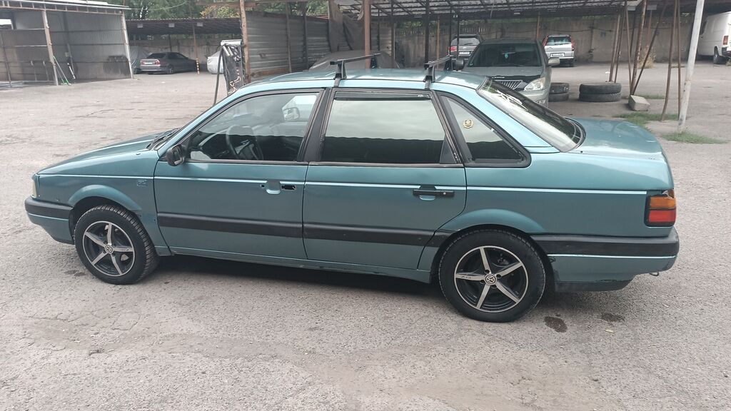 Volkswagen Passat: 1990 г., 1.8 л, Механика, Газ, Седан: фото 5