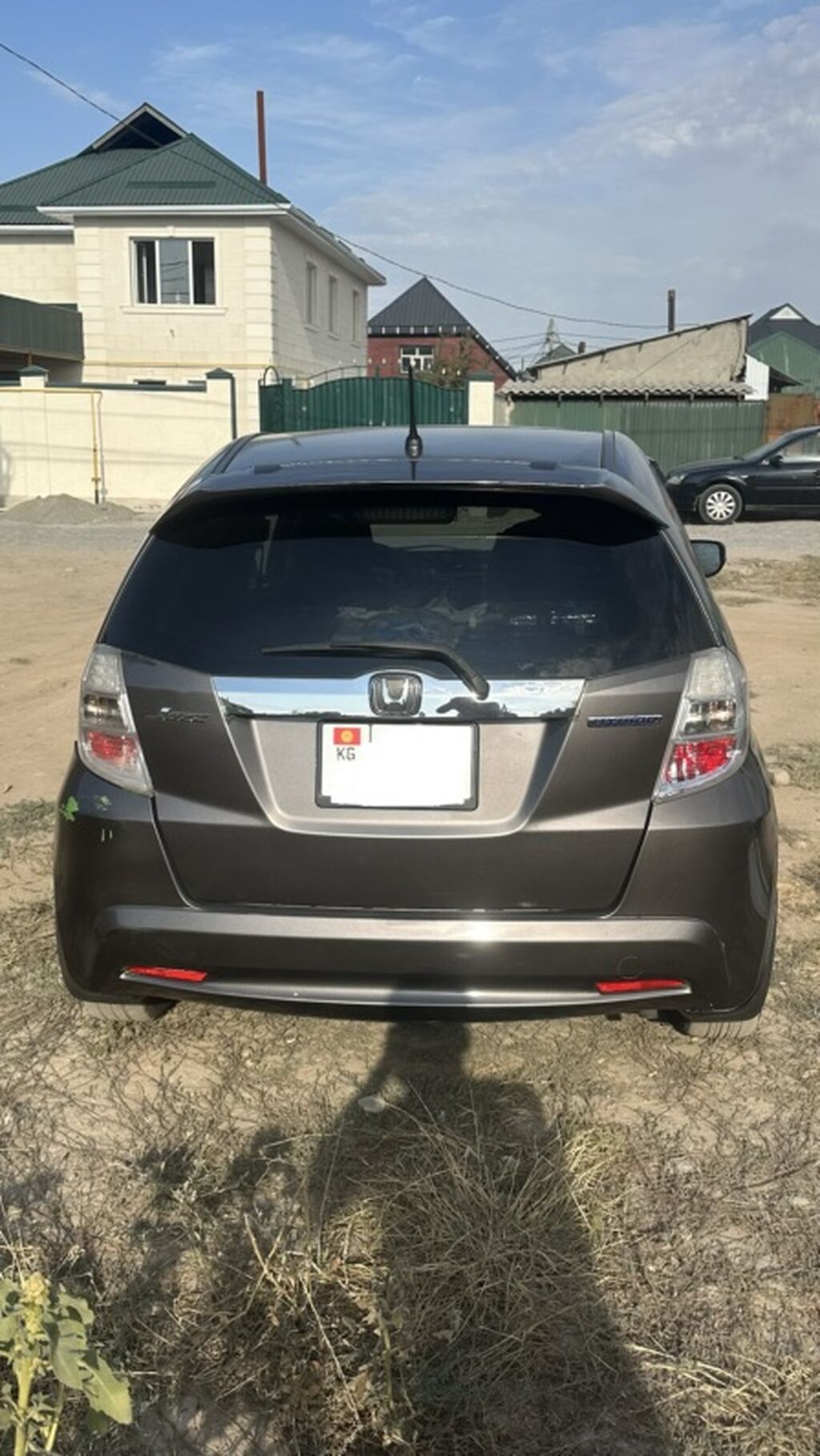 Honda Shuttle: 2011 г., 1.4 л, Вариатор, Гибрид, Универсал: фото 1