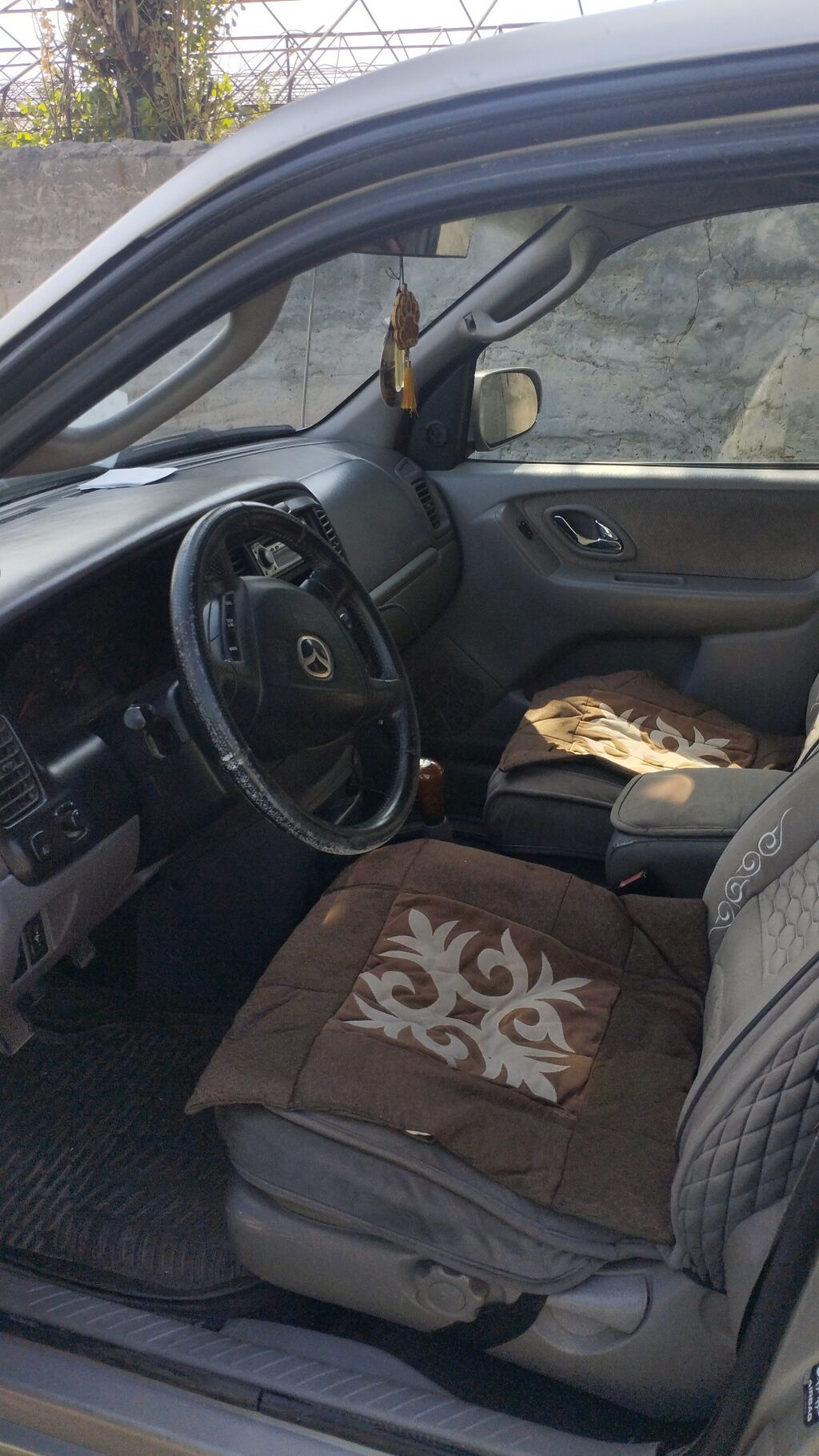 Mazda Tribute: 2002 г., 2 л, Механика, Бензин, Кроссовер: фото 5