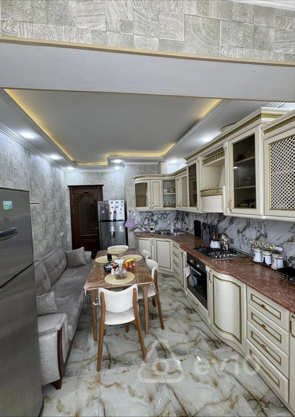 Yasamal, 3 otaqlı, Yeni tikili, m. İnşaatçılar, 122 kv. m