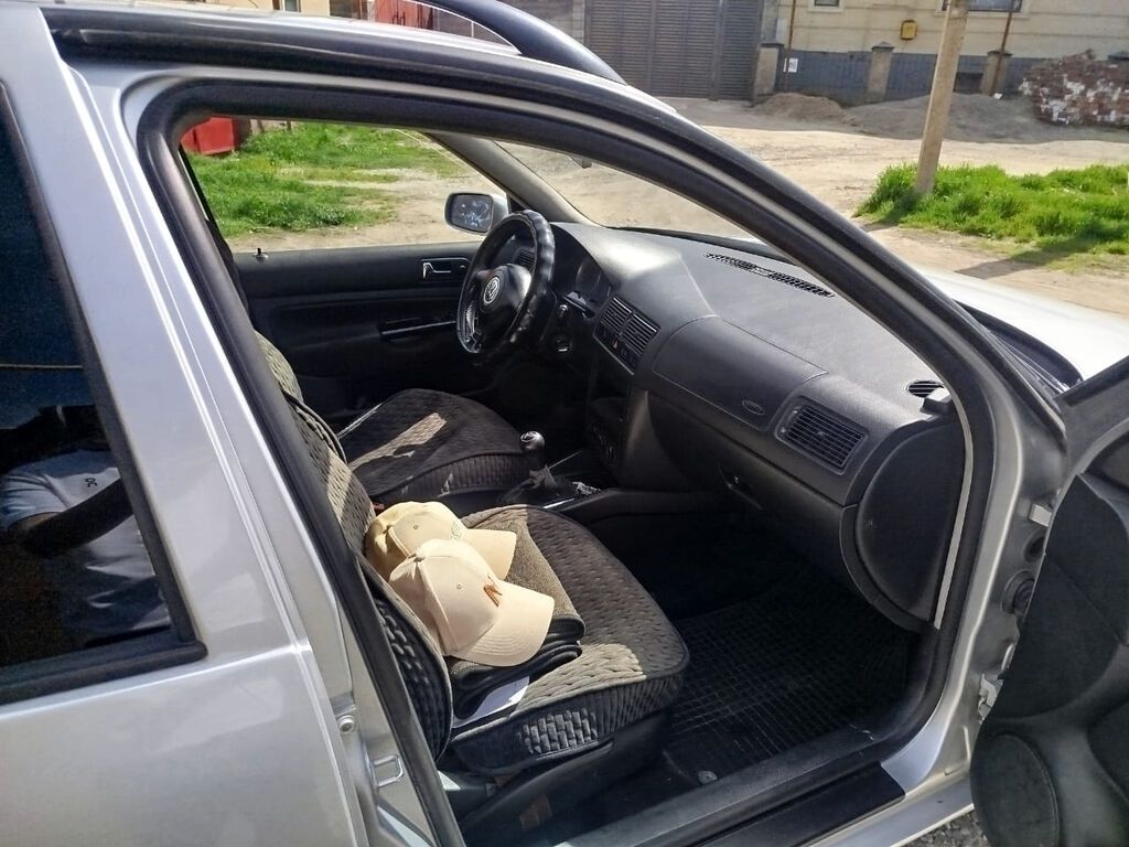 Volkswagen Golf: 2002 г., 1.6 л, Механика, Бензин, Универсал: фото 8