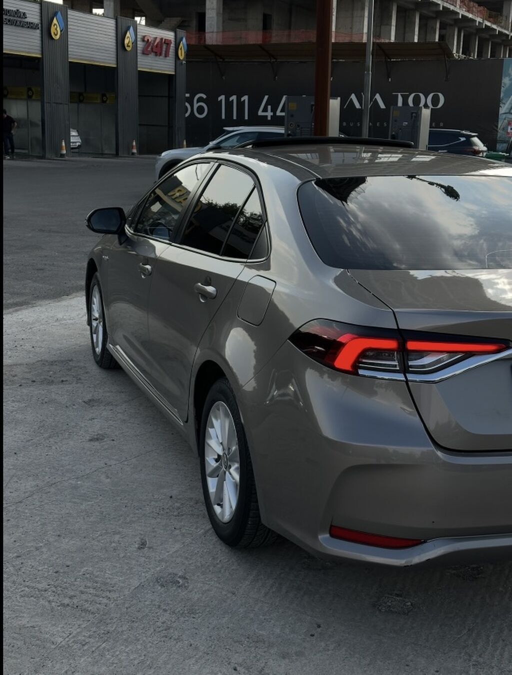 Toyota Corolla: 2020 г., 1.8 л, Вариатор, Гибрид, Седан: фото 7
