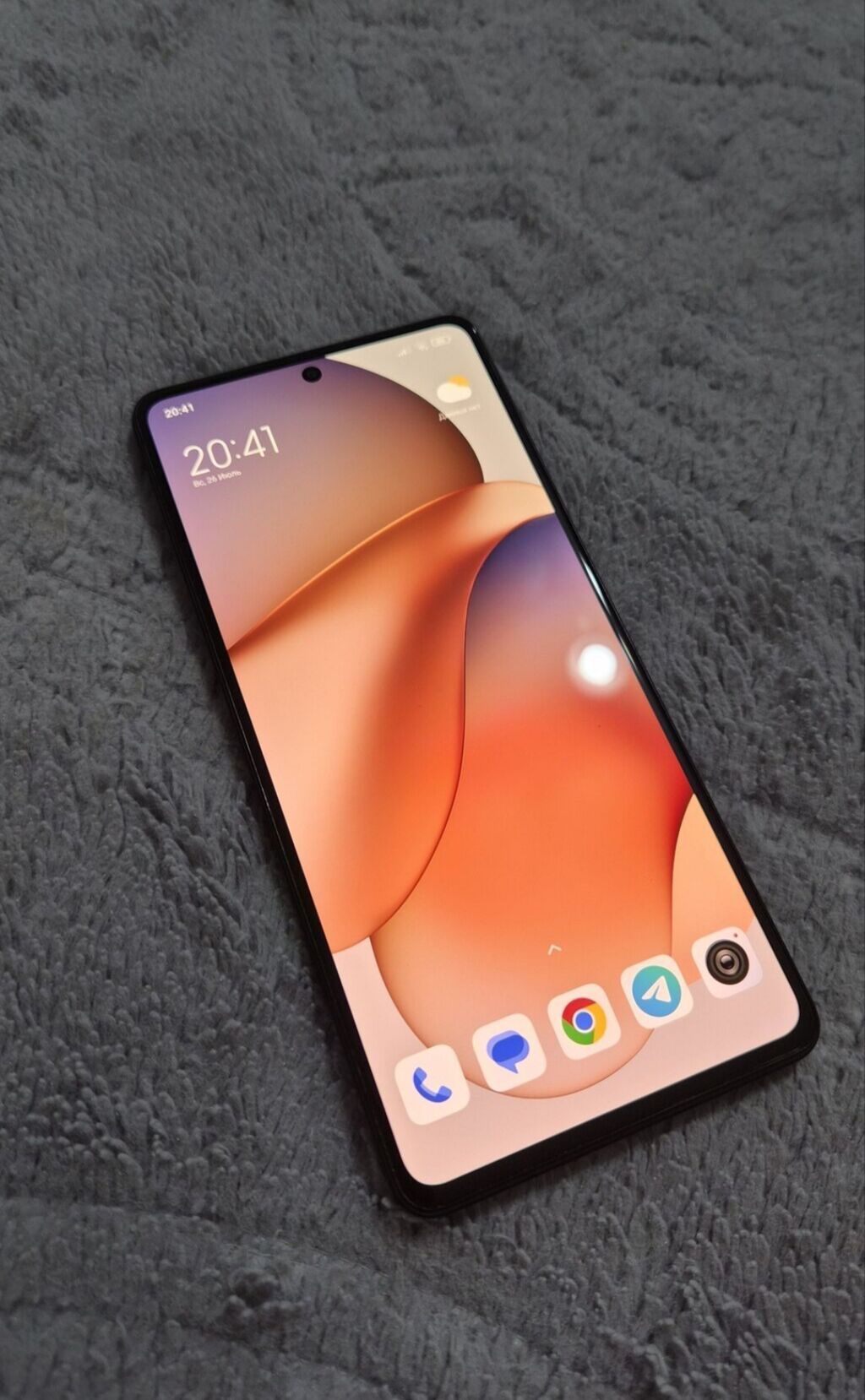 Смартфон Redmi note 12 pro plus 5G - Дизайн: строгий корпус в темном: фото 2