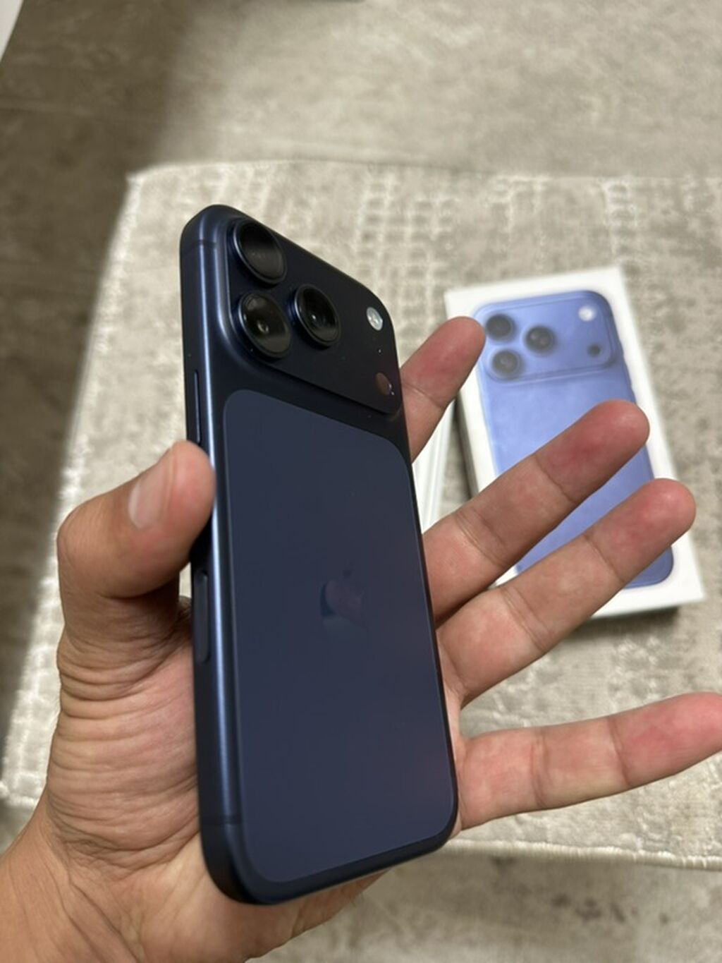 IPhone 17 Pro, Б/у, 256 ГБ, Синий, Коробка, 100 %: фото 4