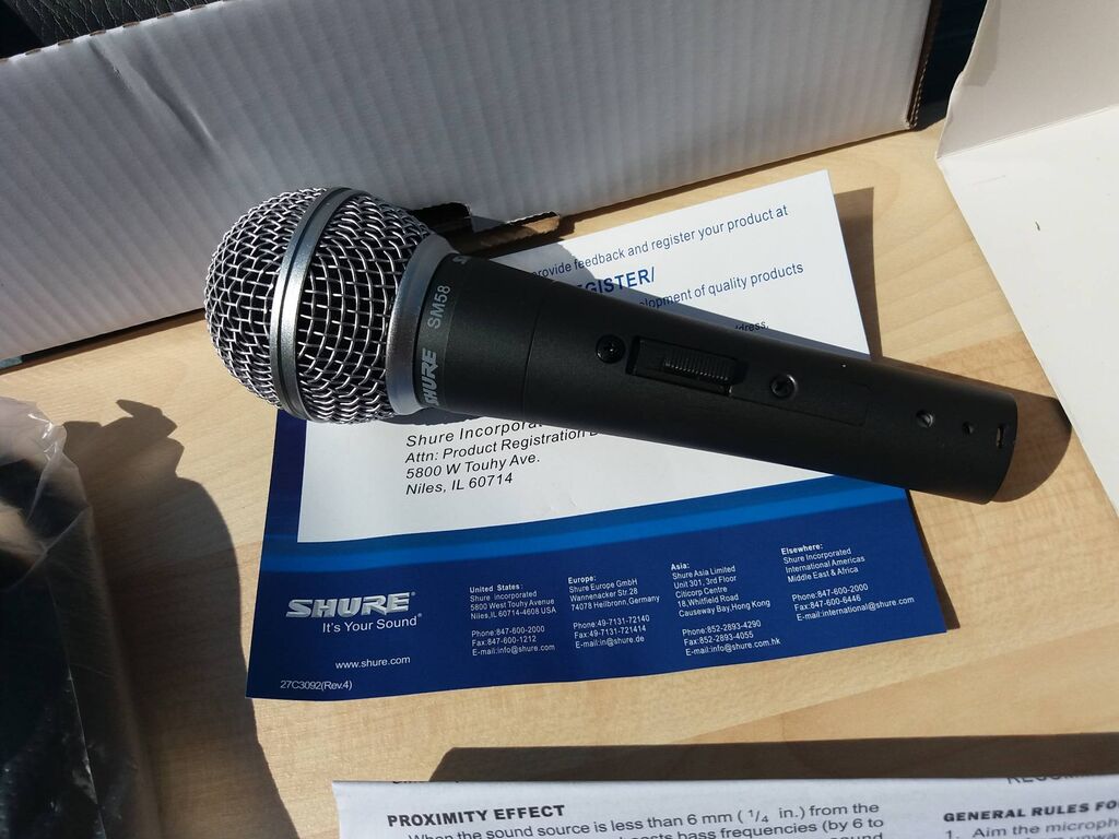 Karaoke mikrofon sa zvučnikom bluetooth - 899 Din - Novo