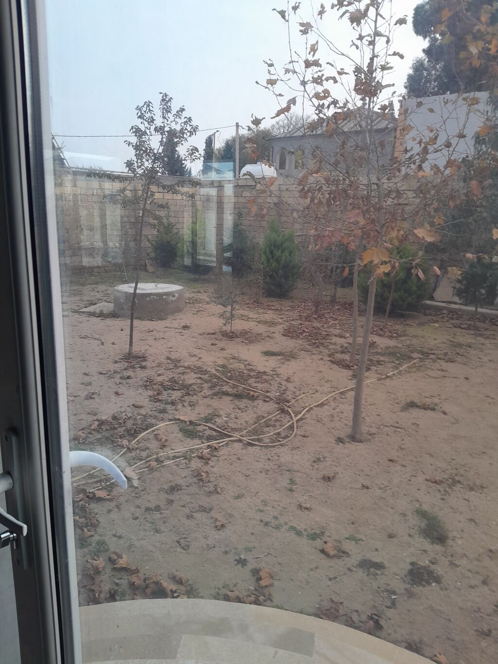 3 otaqlı, 200 kv. m, Kredit var, Orta təmir