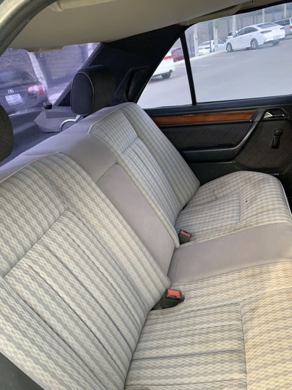 Mercedes-Benz E-Class: 1994 г., 2.2 л, Механика, Бензин, Седан: фото 6