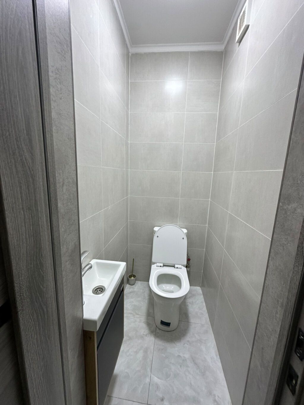 Сдаю Офис целиком: Колл-центр, IT-компания, Фотостудия, 250 м², В жилом комплексе, С ремонтом, Первая линия, С отдельным входом, С отдельным санузлом