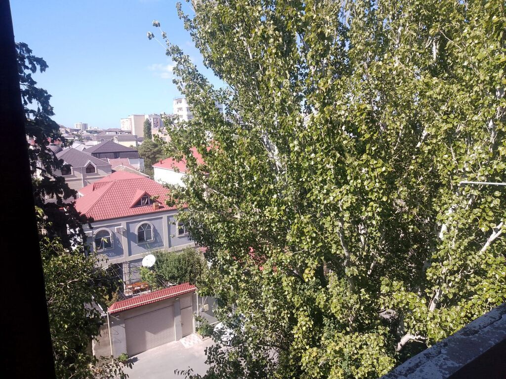 Bakı, Bakıxanov qəs., 2 otaqlı, Köhnə tikili, m. Neftçilər, 51 kv. m
