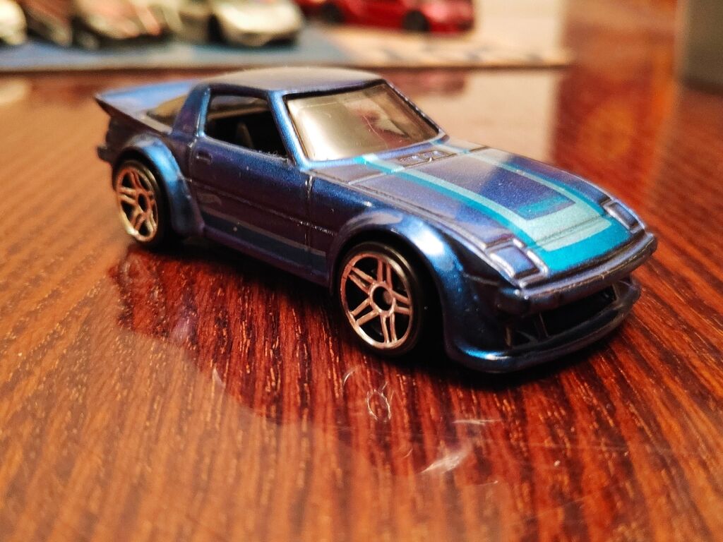 Вилс оригинал. Хот Вилс fifteen 52 металла Fairlady 2000 2016. Hot Wheels 2000 года. Hot Wheels из СССР. Hot Wheels ботинки для мальчика.