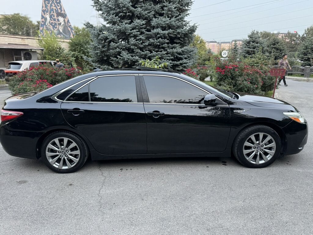 Toyota Camry: 2016 г., 2.5 л, Автомат, Гибрид, Седан: фото 2