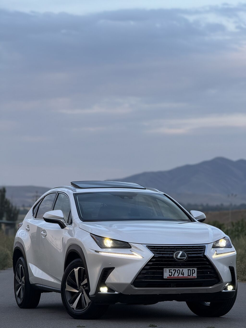 Lexus NX: 2020 г., 2 л, Автомат, Бензин, Кроссовер: фото 2