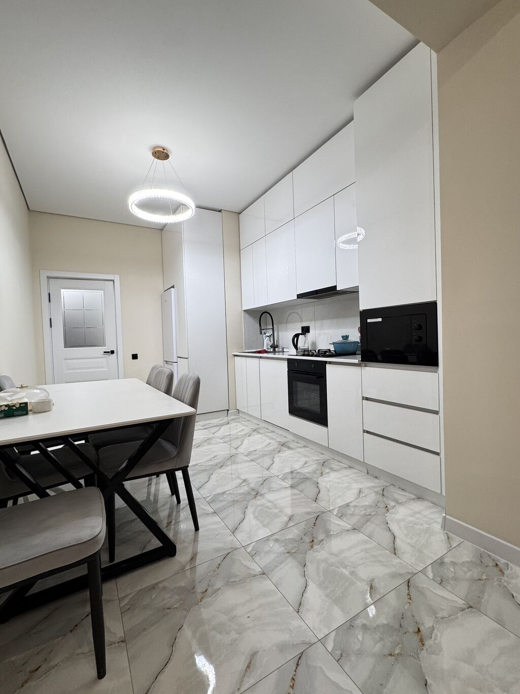2 комнаты, 71 м², АЮ Гранд Элитка, 8 этаж, Дизайнерский ремонт: фото 1
