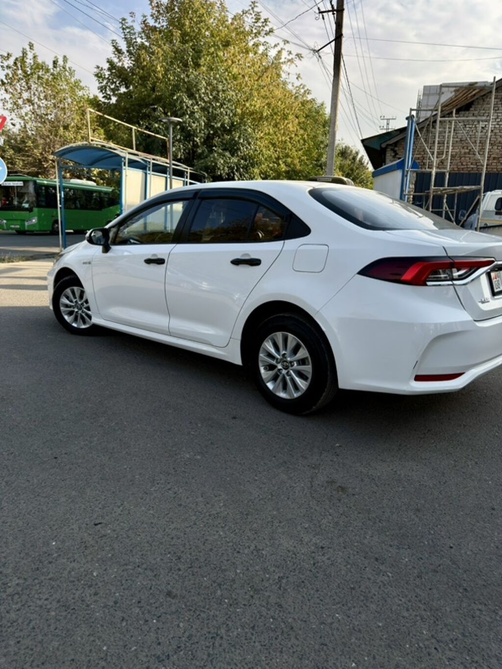 Toyota Corolla: 2022 г., 1.8 л, Вариатор, Гибрид, Седан: фото 4