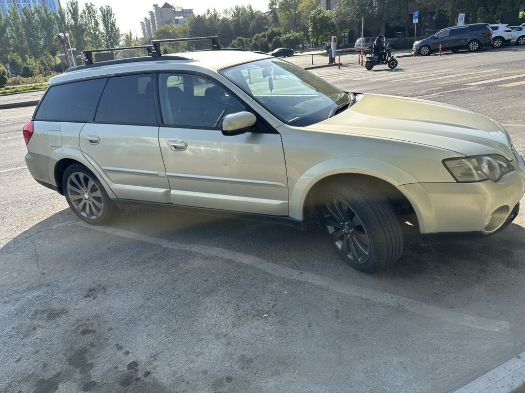 Subaru Outback: 2004 г., 2.5 л, Автомат, Бензин, Универсал: фото 3