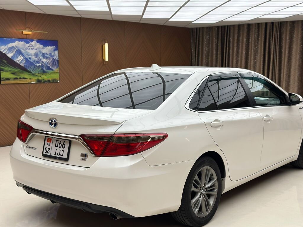 Toyota Camry: 2016 г., 2.5 л, Автомат, Гибрид, Седан: фото 3