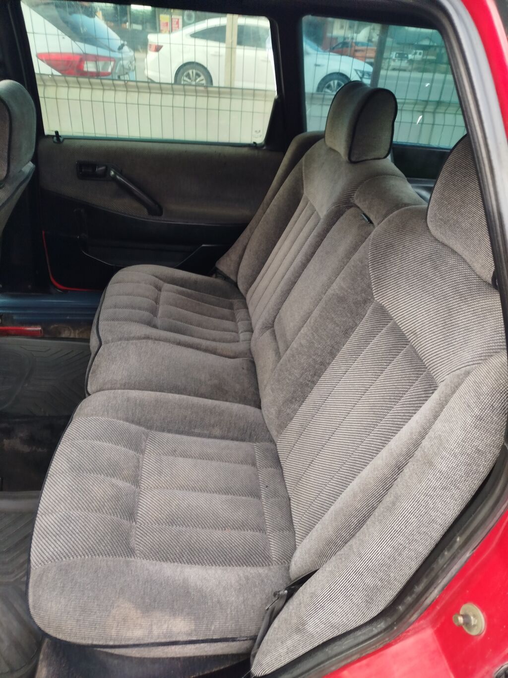 Volkswagen Passat: 1989 г., 1.8 л, Механика, Бензин, Универсал: фото 5