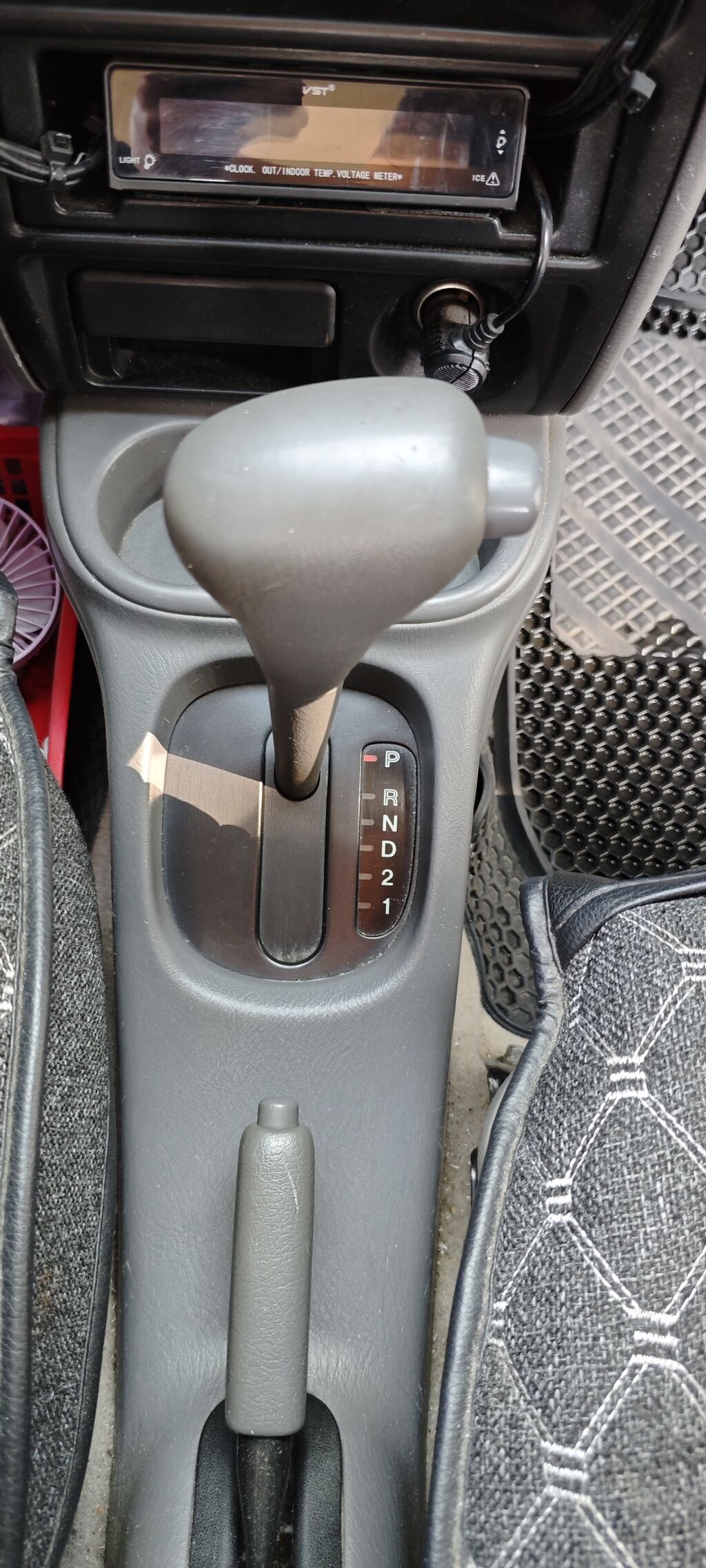 Mazda Demio: 1998 г., 1.3 л, Автомат, Бензин, Универсал: фото 8