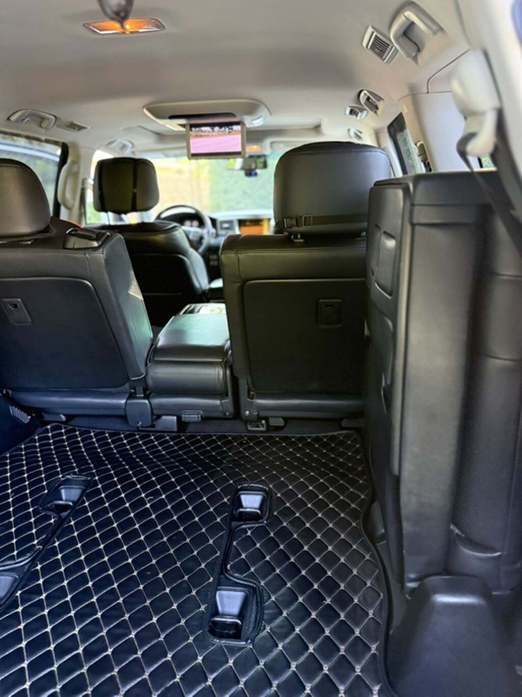 Lexus LX: 2011 г., 5.7 л, Автомат, Бензин, Внедорожник: фото 7