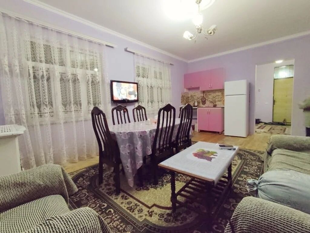90 kv. m, 3 otaqlı, İnternet, Qaz, İşıq