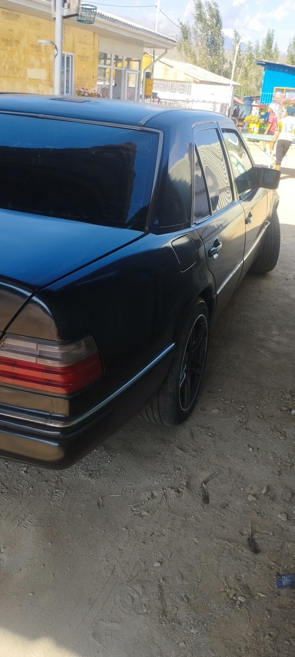 Mercedes-Benz W124: 1992 г., 2.2 л, Механика, Бензин, Седан: фото 7