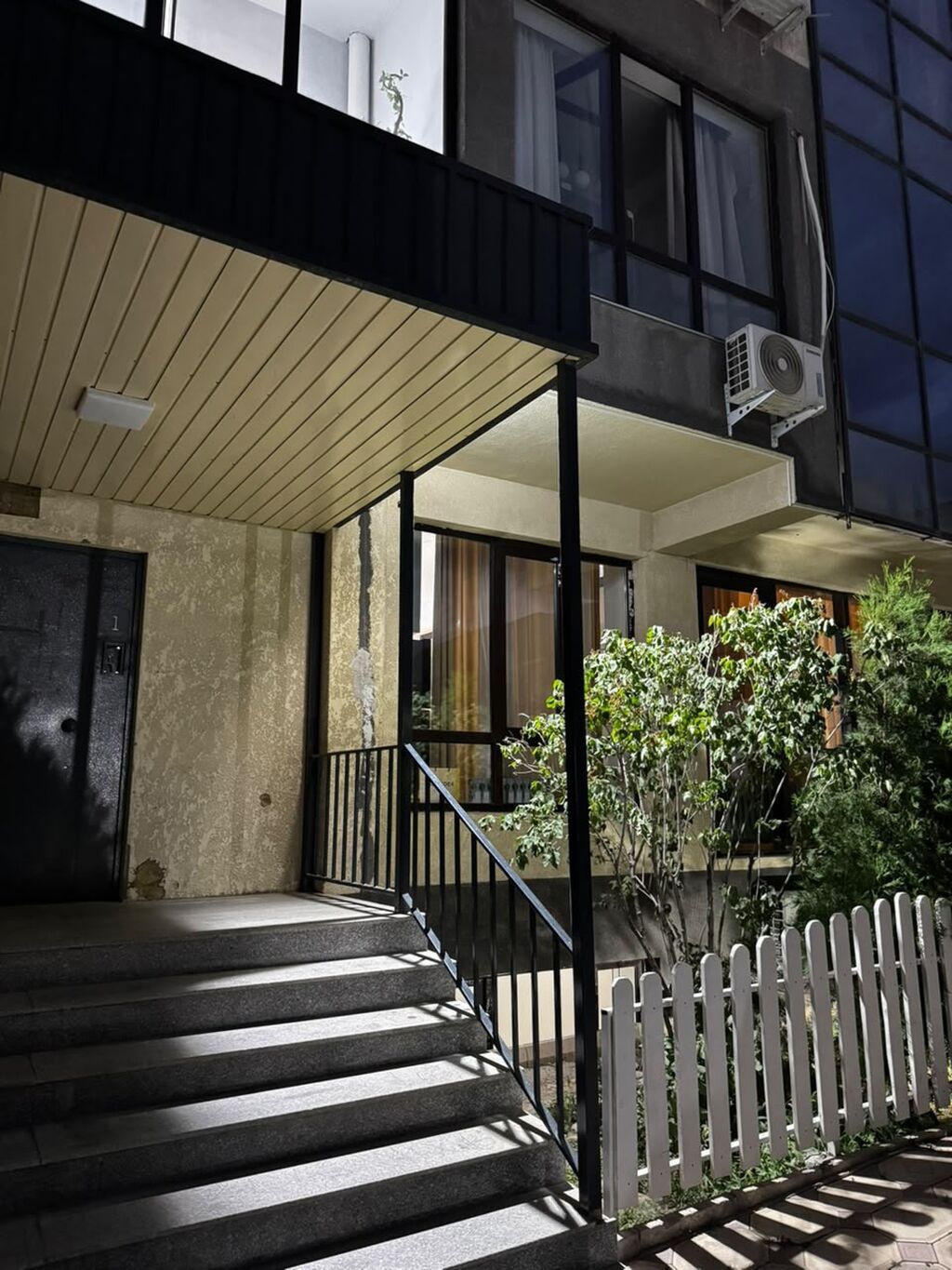 3 комнаты, 150 м², Киргизия 1 Элитка, 1 этаж, Свежий ремонт: фото 2
