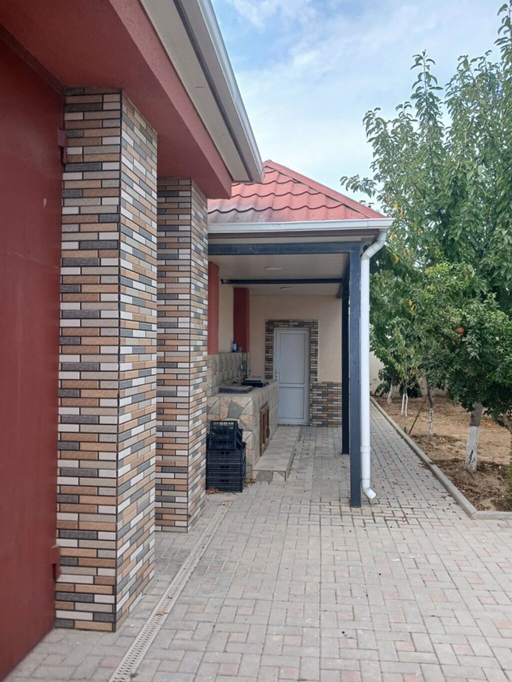 Qala qəs. 4 otaqlı, 200 kv. m, Yeni təmirli