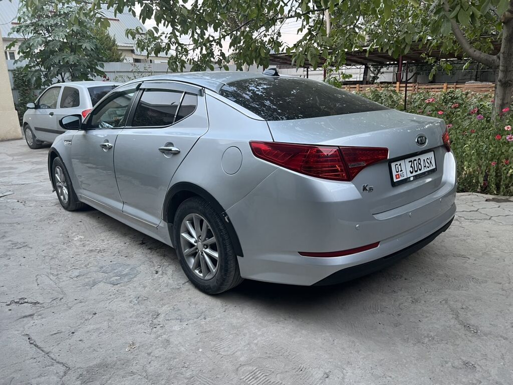 Kia K5: 2011 г., 2 л, Автомат, Газ, Седан: фото 2