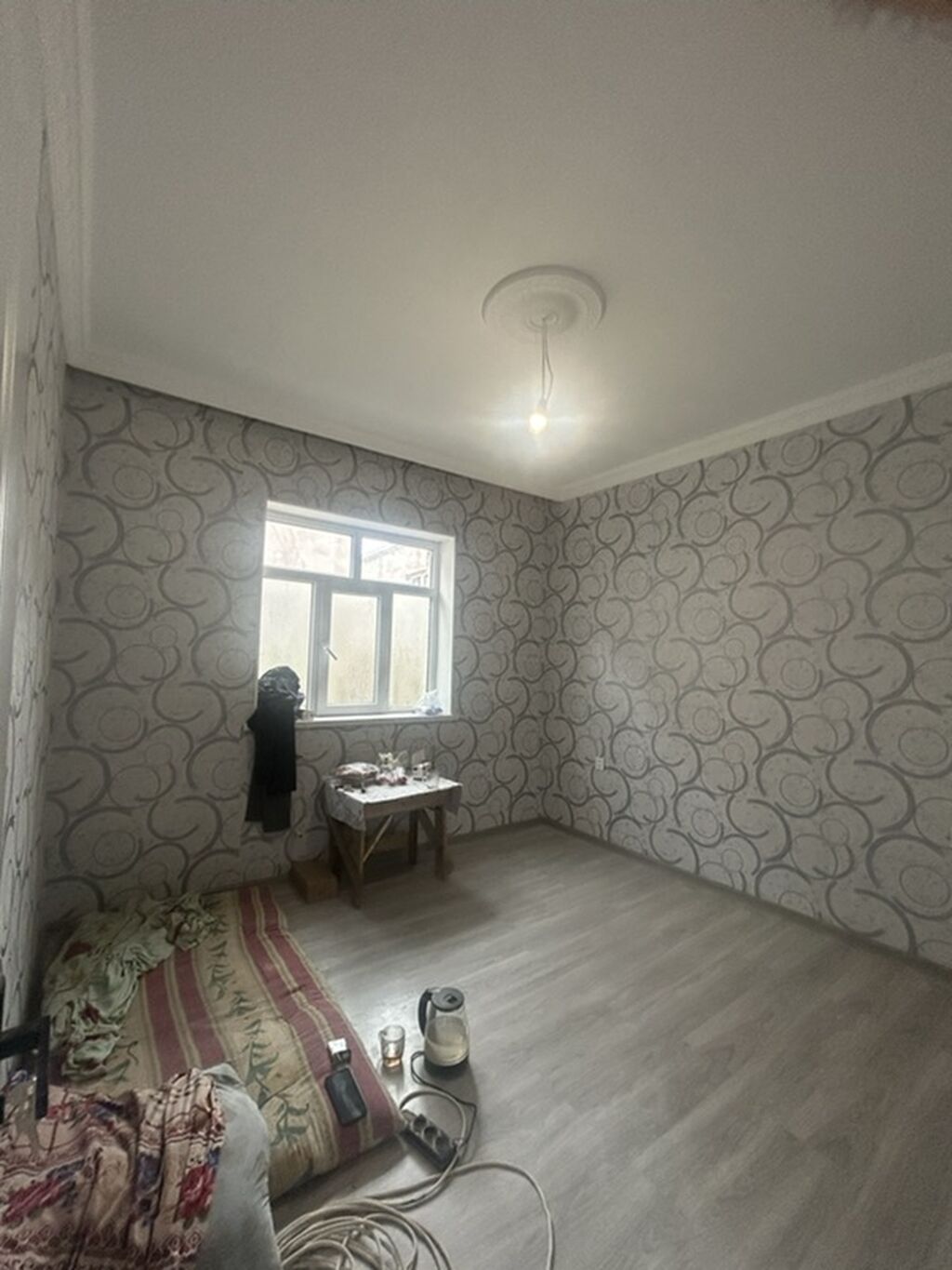 Hovsan qesebesinde 3 otaqli heyet evi satisa cixdi. 118 nomreli