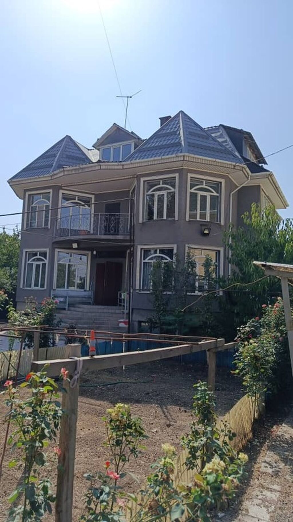 300 м², 6 комнат, Филармония, Без подселения: фото 1