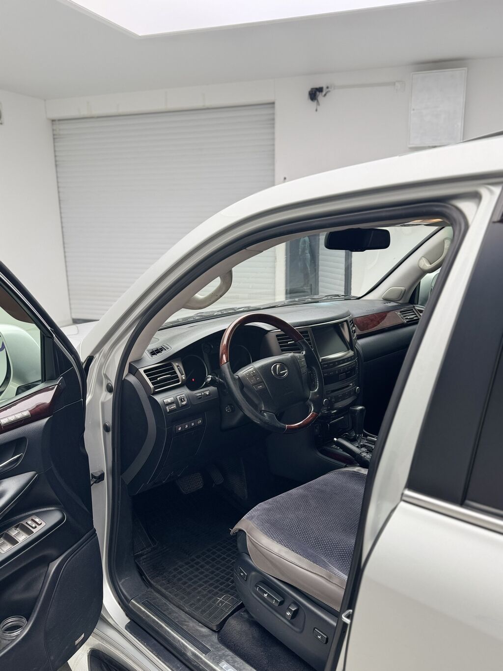 Lexus LX: 2010 г., 5.7 л, Автомат, Бензин, Кроссовер: фото 5